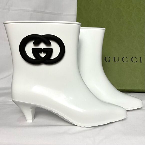 Authentic Gucci Rubber Ankle Boots White GG Logo Sz 38 New Pointed Toe Bootie - Picture 1 of 13